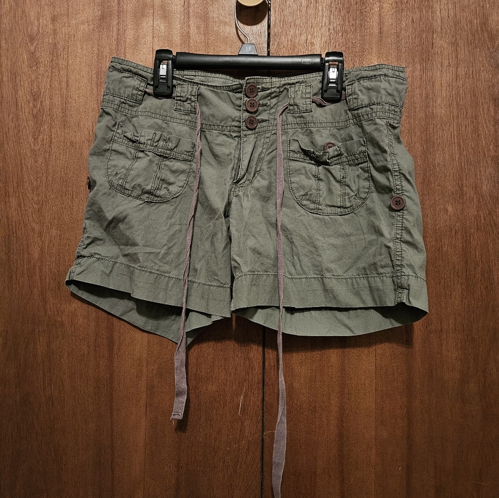 Charlotte Russe cargo shorts green junior size 7